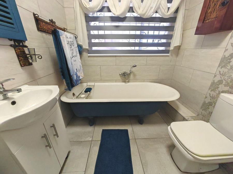 6 Bedroom Property for Sale in Dan Pienaar Free State